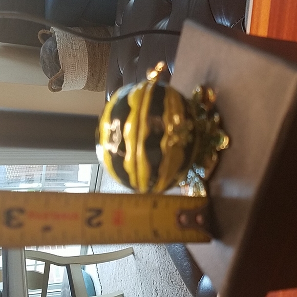 Beautiful Melon Trinket Collectible - Picture 8 of 8